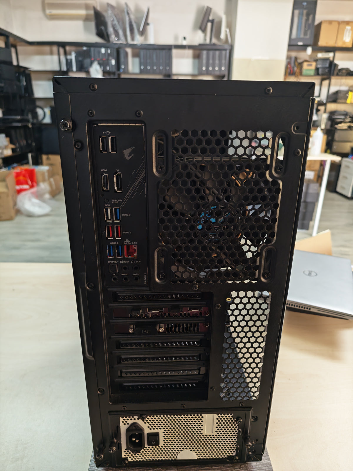 Gaming PC • Ryzen 5 3600 • GTX 1070 Ti 8GB • 16GB RAM • 1TB NVMe • Win 11 Pro • 6mj Jamstvo