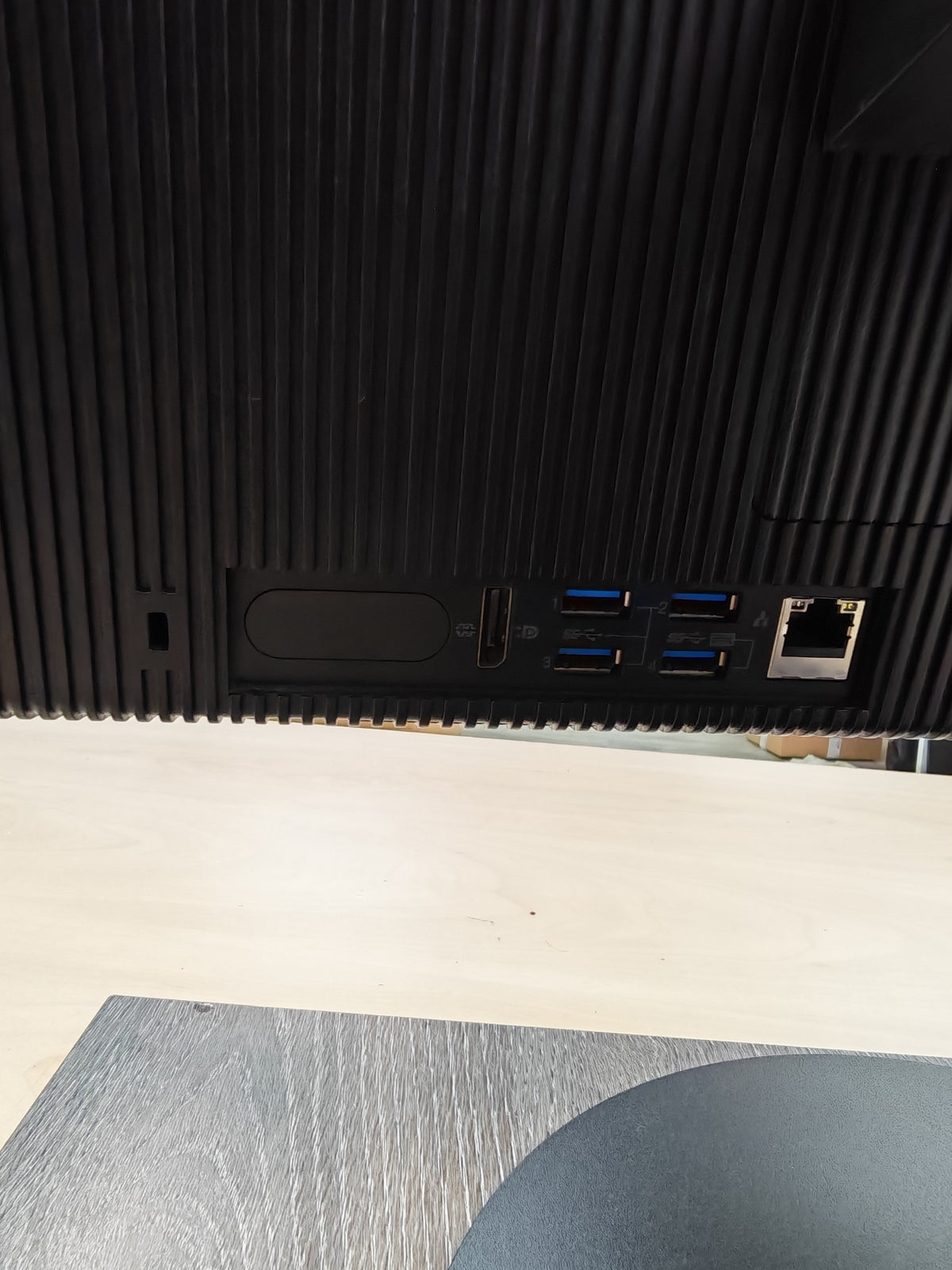 Lenovo ThinkCentre M820z All-in-One • i5-8500 • 16GB RAM • 240GB SSD • Win 11 Pro • 12mj Jamstvo