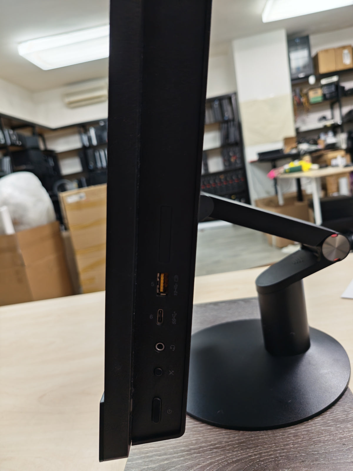 Lenovo ThinkCentre M820z All-in-One • i5-8500 • 16GB RAM • 240GB SSD • Win 11 Pro • 12mj Jamstvo