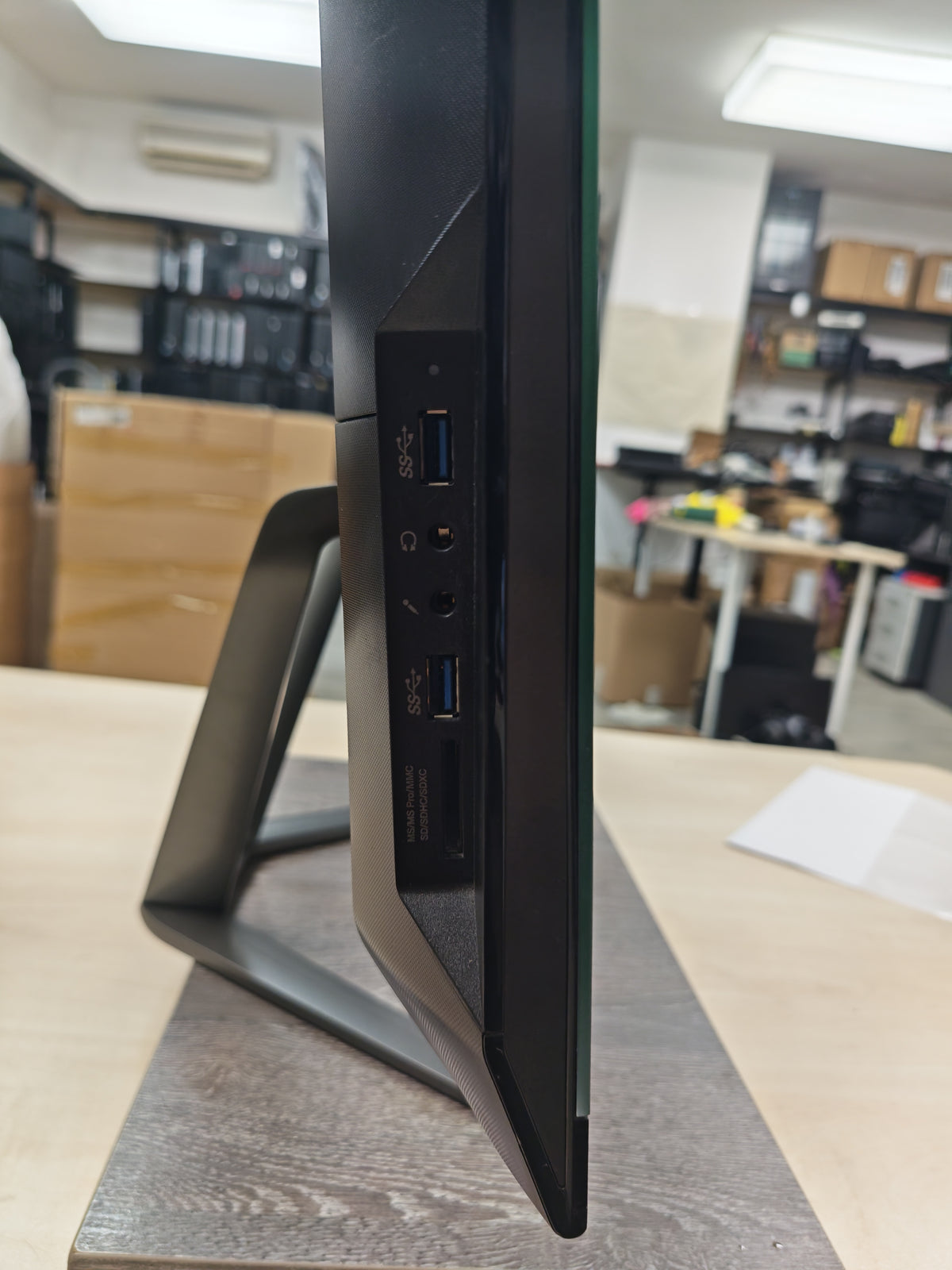 Lenovo B50-30 All-in-One • i3-4160 • 6GB RAM • 128GB SSD • Win 11 Pro • 6mj Jamstvo