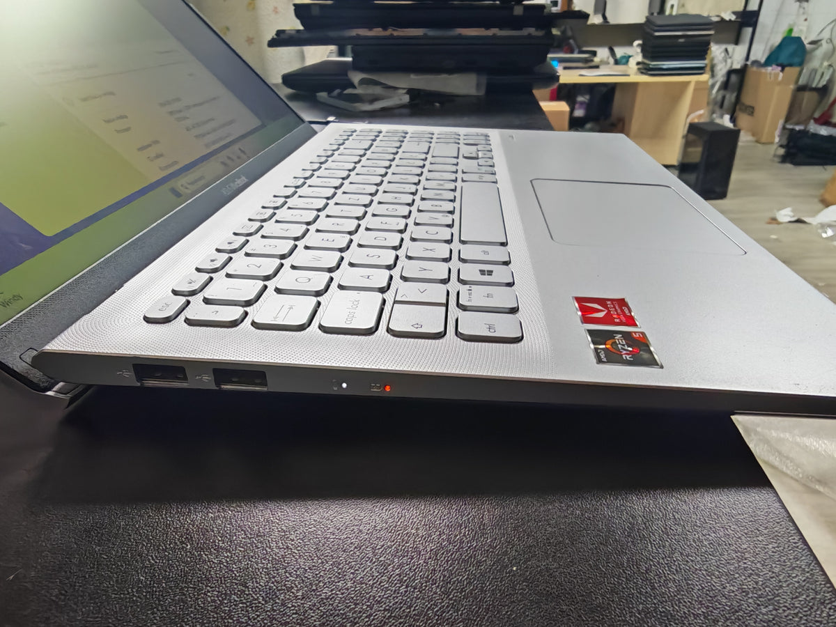 ASUS VivoBook X512DA • Ryzen 5 3500U • 8GB RAM • 512GB SSD • Full HD • Win 11 • 6mj Jamstvo