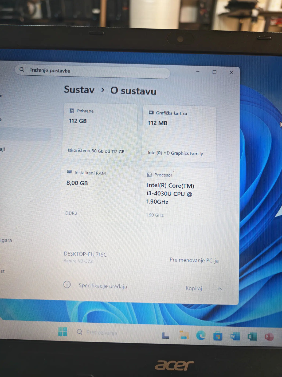 Acer Aspire V3-572 • S greškom –neke tipke zahtijevaju jači pritisak • i3-4030U • 8GB RAM • 120GB SSD • Win 11 • 3mj Jamstvo