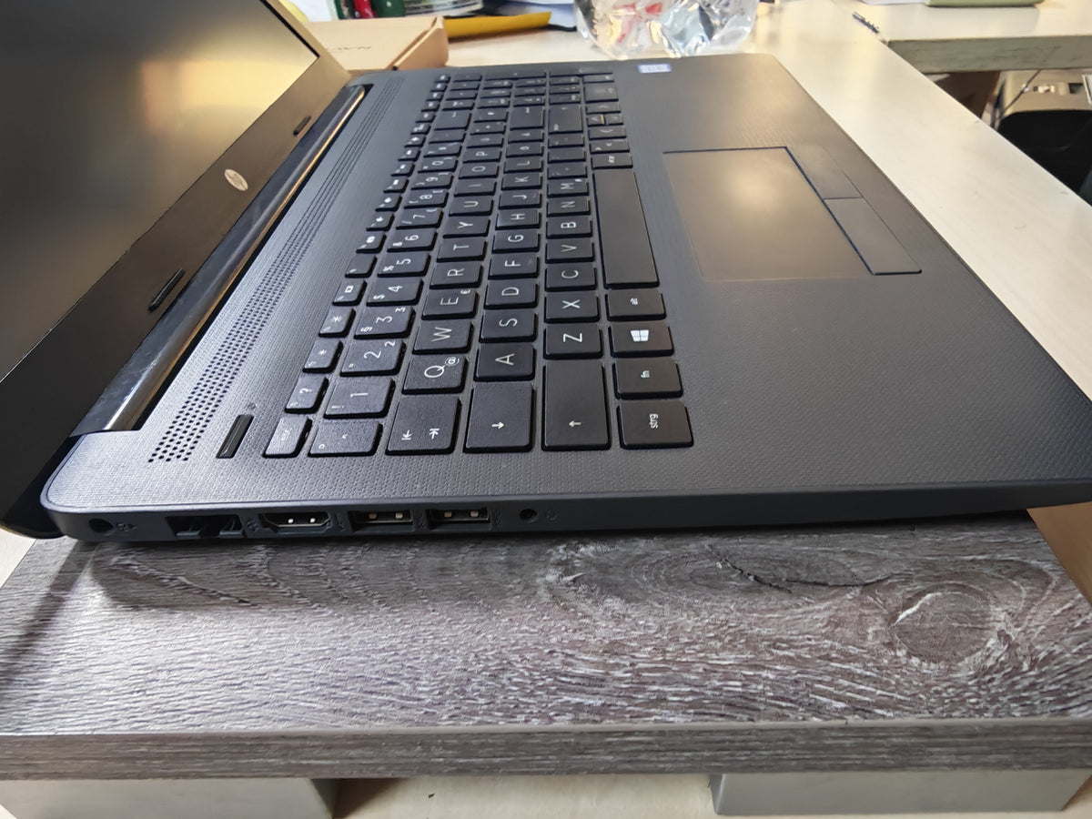 HP 250 G6 • i3-7020U • 8GB RAM • 256GB SSD • HD • Win 11 • 6mj Jamstvo